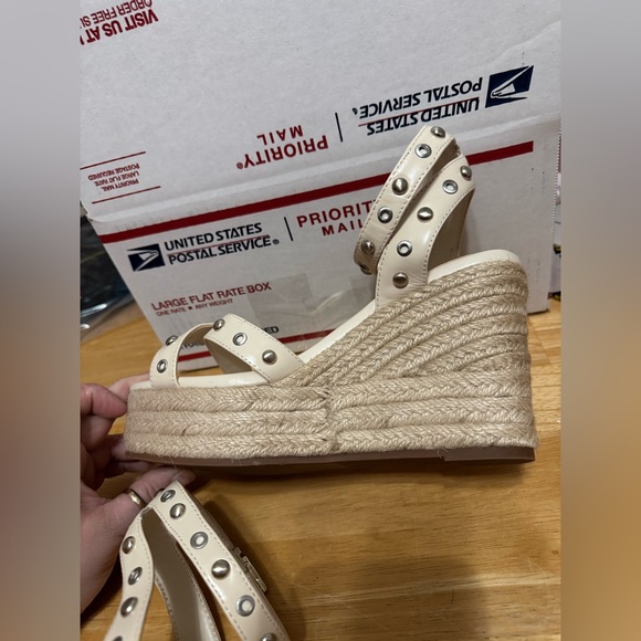 Vince Camuto, size 7-1/2 M wedges, beige color. - Picture 5 of 12